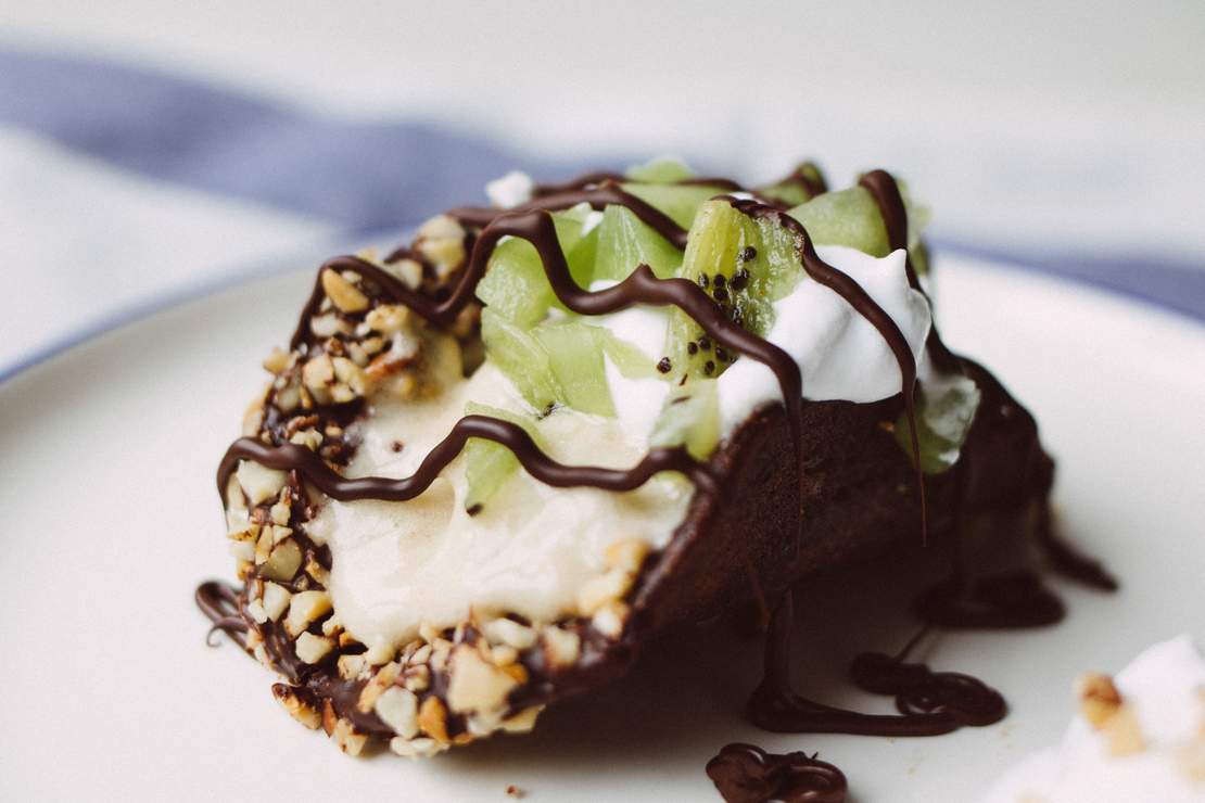 R138 Chocolate Tacos with nice cream