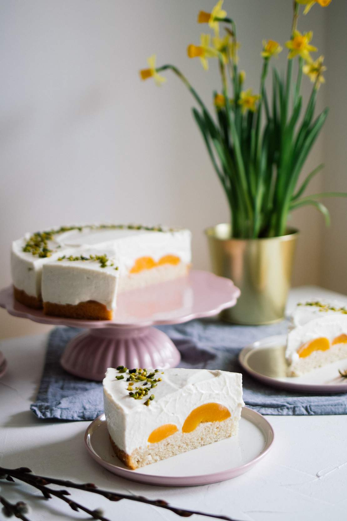 R497 Vegan Peaches & Cream Cake