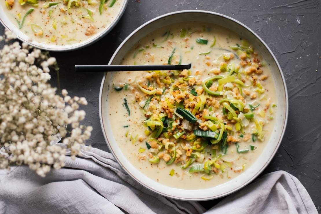 R347 Vegan Creamy Leek Soup with Soy Meat