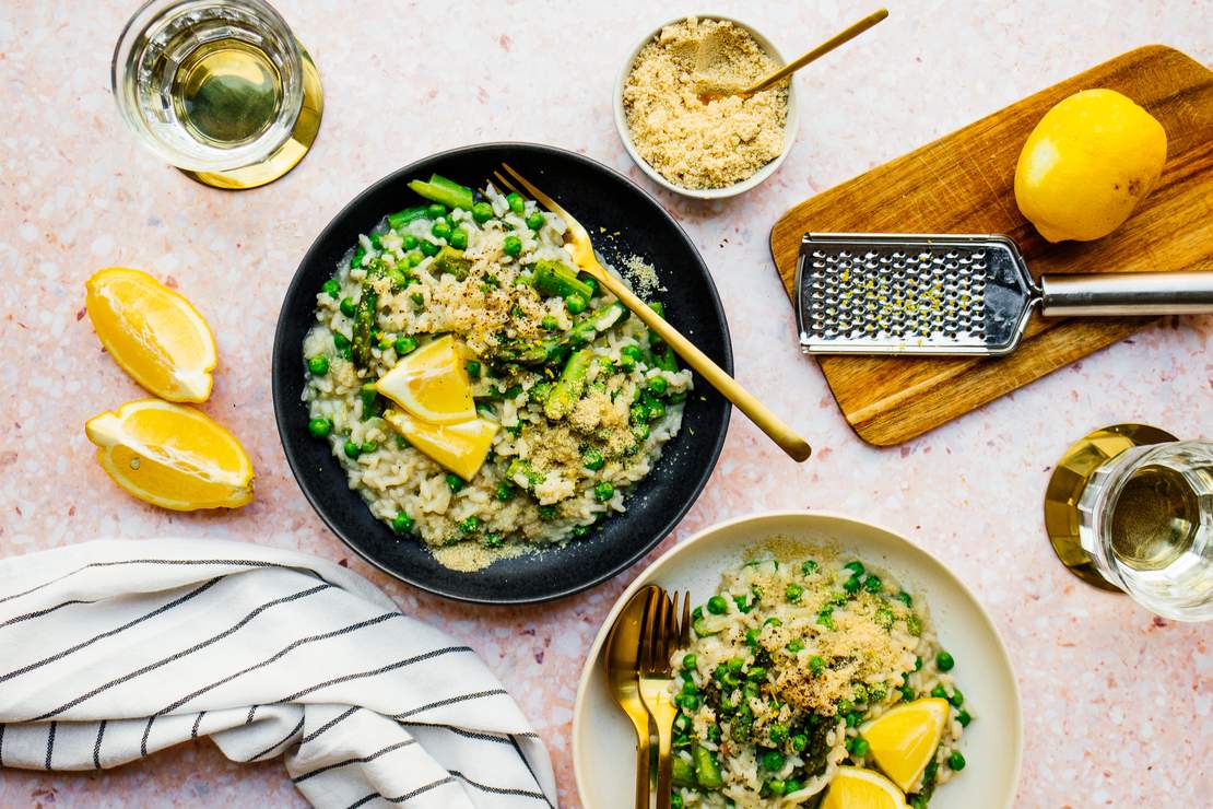 R409 Simple, vegan Asparagus Risotto with Peas