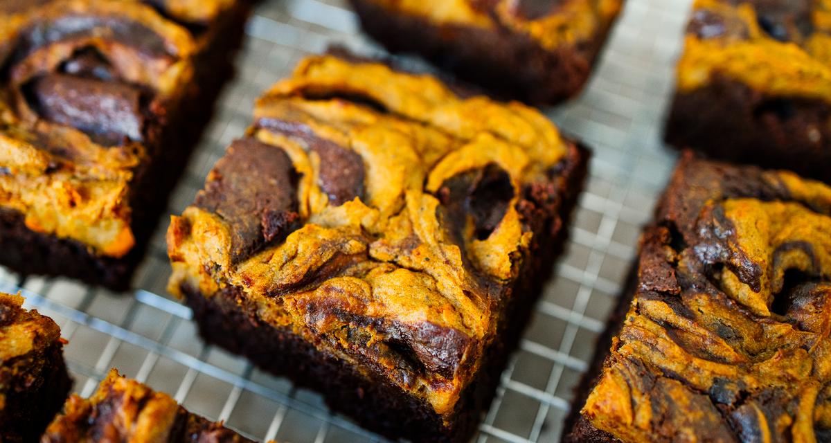 Vegane Kürbisbrownies | Einfaches Rezept | Backen | Herbst - Zucker ...