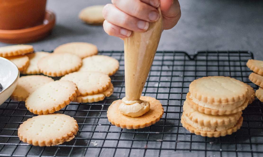 R567 Vegan Sandwich Cookies