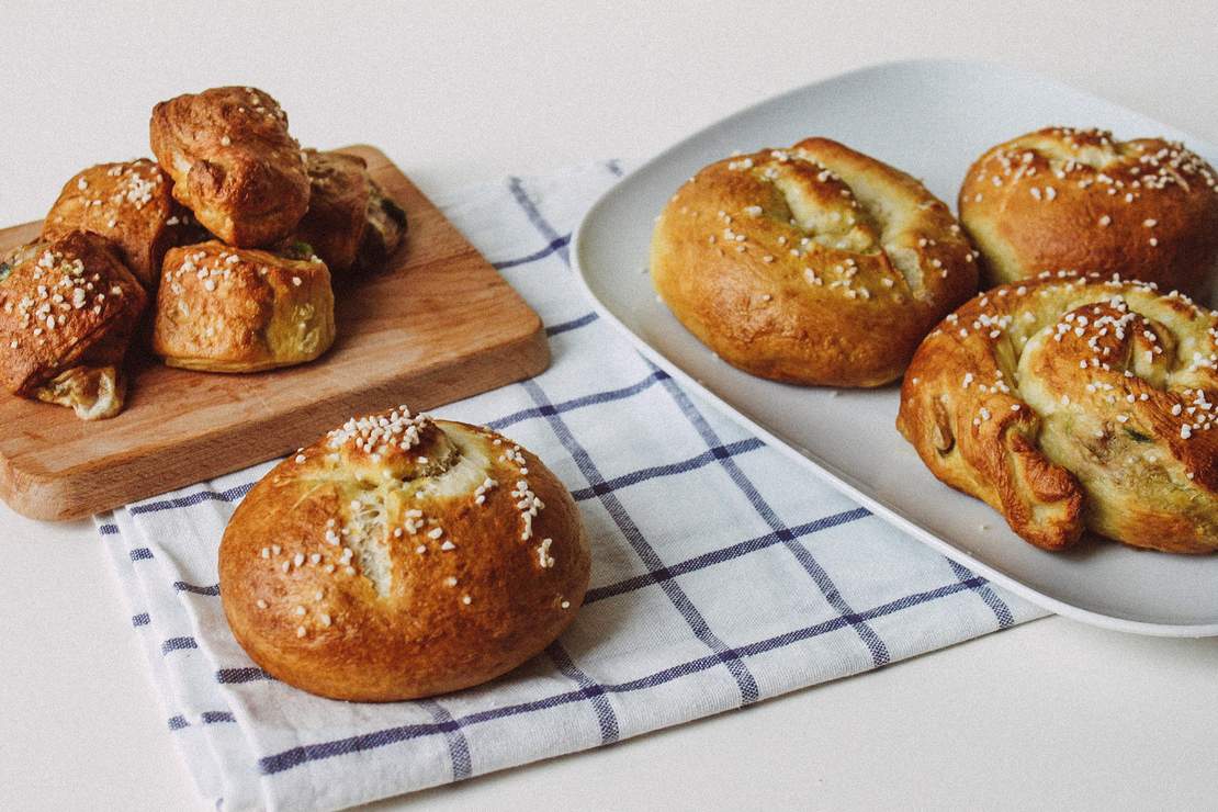 R180 Stuffed Pretzel rolls