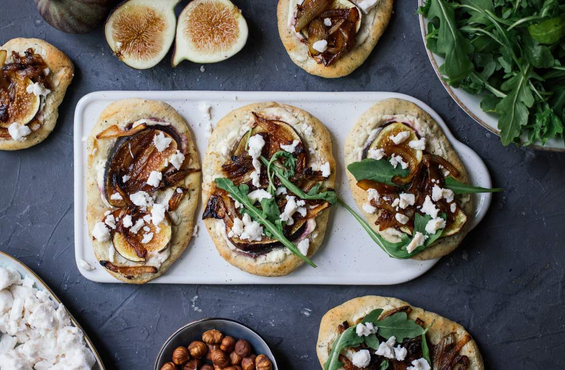 R535 Vegane Flatbread Minipizza mit Feigen und Balsamico-Zwiebeln