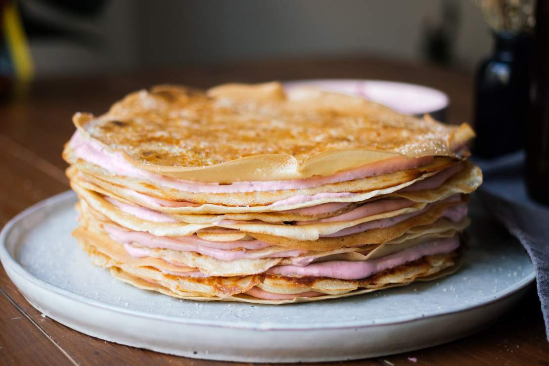 R507 Vegan crêpe cake with strawberries