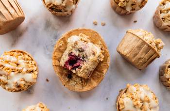 Vegan Raspberry Muffins with Cream Cheese Filling and Oat Crumbles