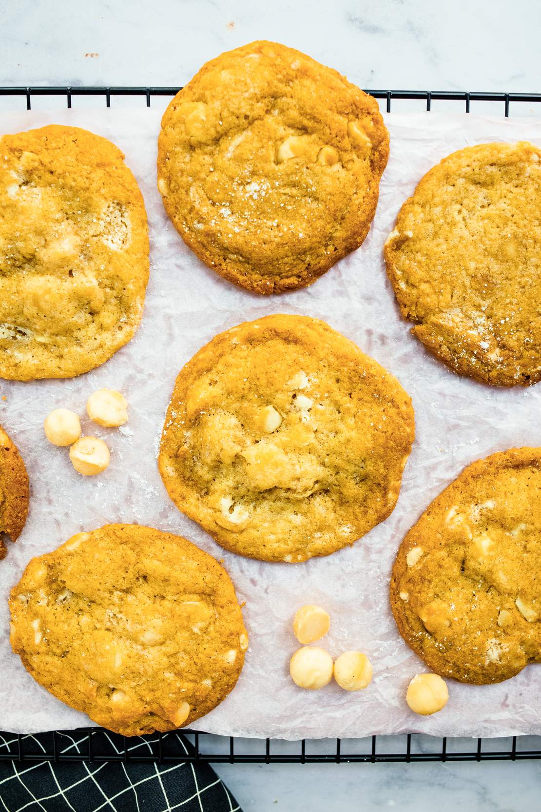 R657 Vegan White Chocolate Macadamia Cookies