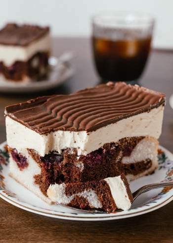 Vegan German “Donauwelle“ Cake (Pound Cake with Vanilla Cream and Sour Cherries)