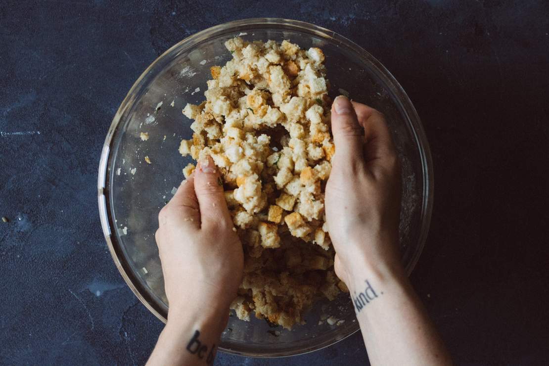 R221 Vegane Rouladen mit Miniknödeln und Sauerkraut